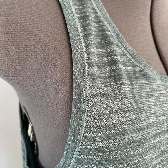 Patagonia Womens Sz M Capilene Cool Daily Tank Green Marle Stripe - Picture 5 of 7